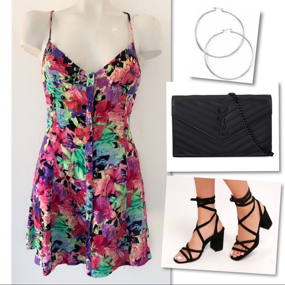 Insight Dresses & Skirts - Insight floral & flirty first date dress SZ 4 Insight Dresses & Skirts - Insight floral & flirty first date dress SZ 4